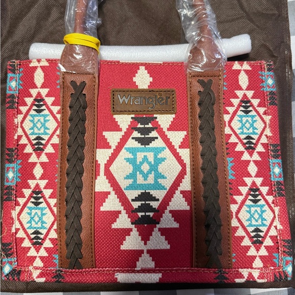 Wrangler Red and Brown Geometric Tote BRAND NEW - Picture 1 of 6